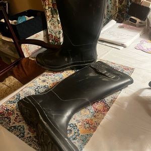 Kamik brand rubber boots size 8 womans